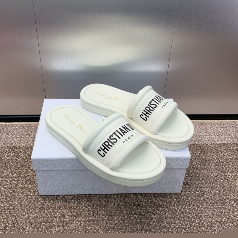 ch**an D*or slippers